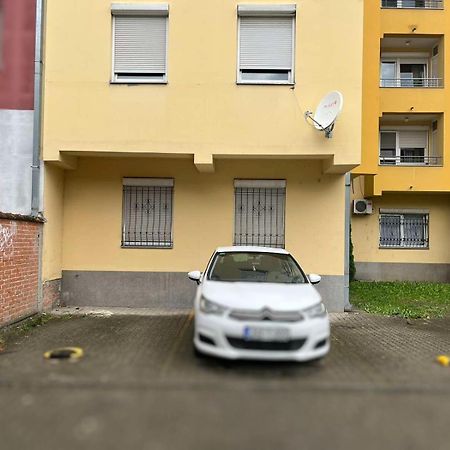 Modern Living Apts - Botanica - Private Parking Novi Sad Exterior photo
